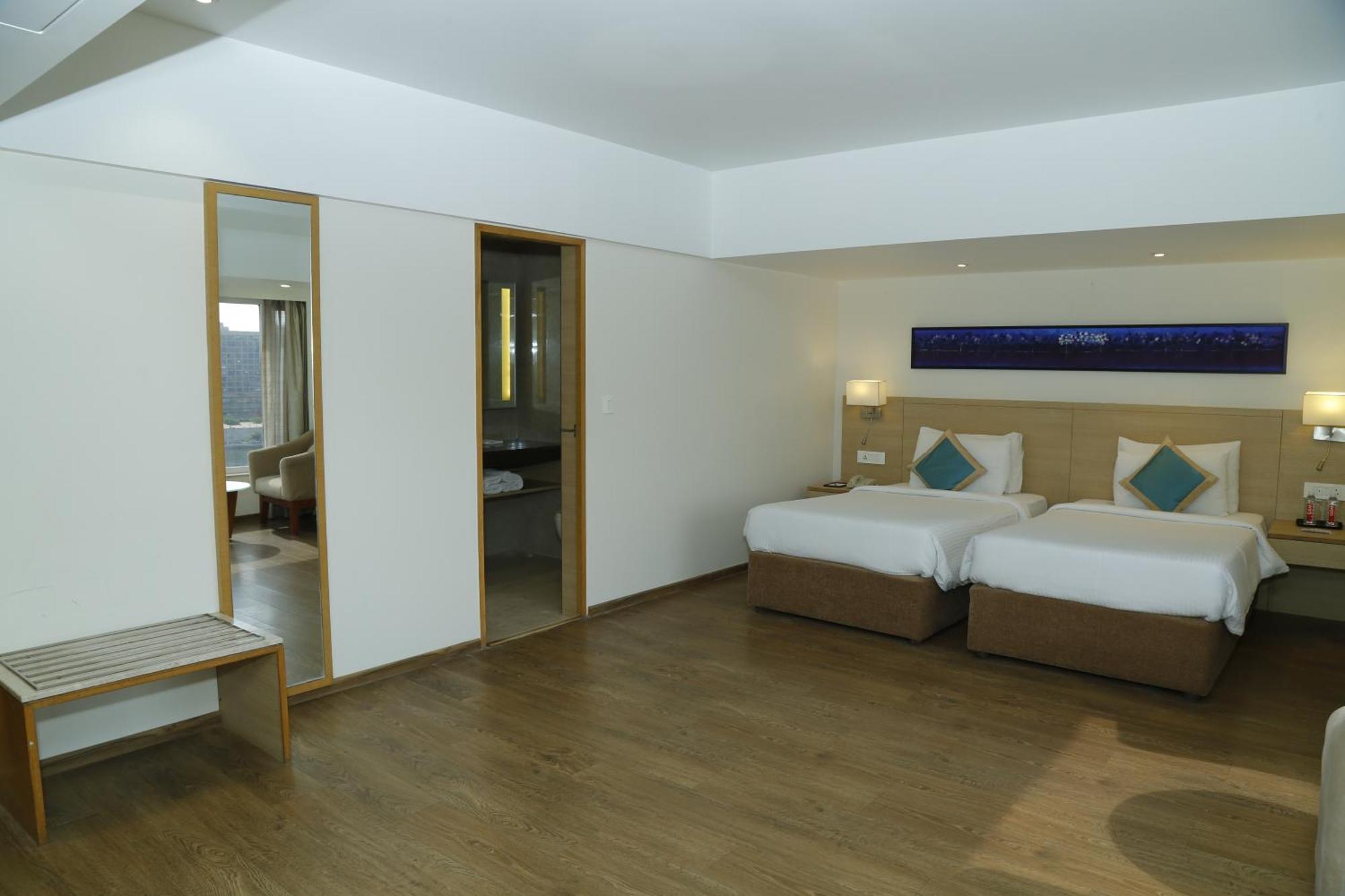 Sarovar Portico Rivera Ahmedabad Ngoại thất bức ảnh