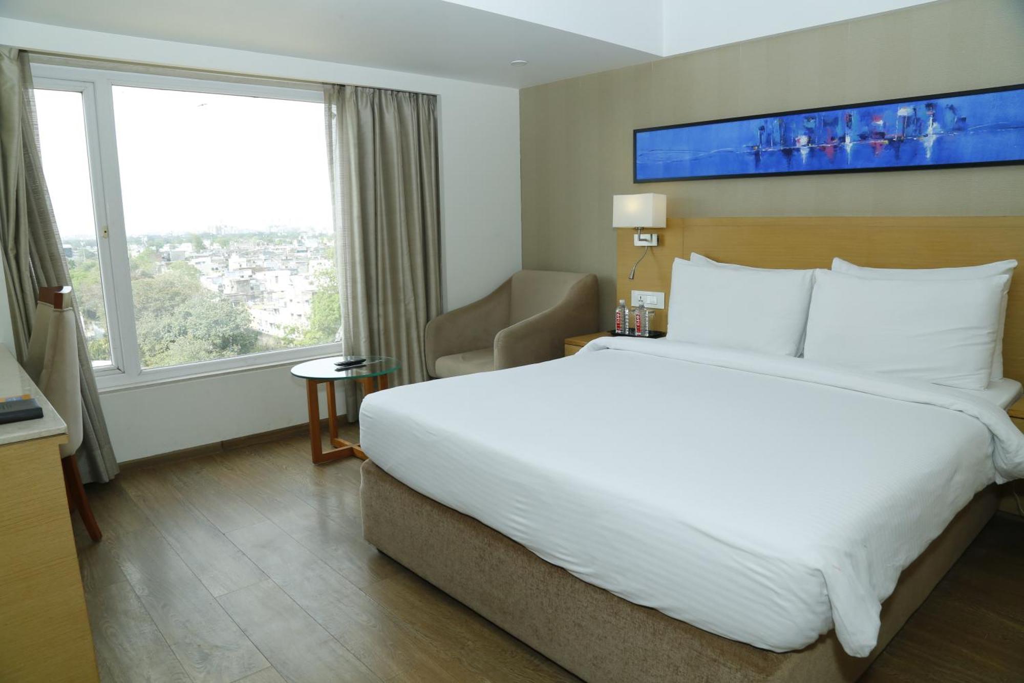 Sarovar Portico Rivera Ahmedabad Ngoại thất bức ảnh