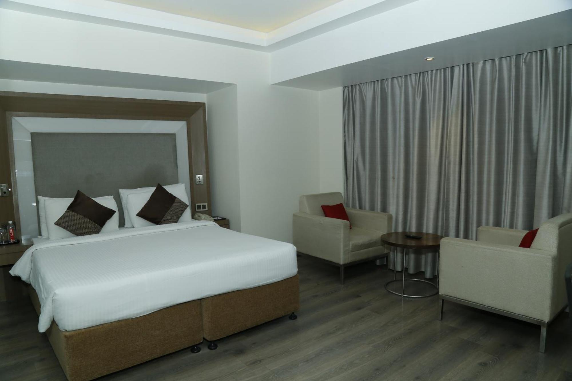 Sarovar Portico Rivera Ahmedabad Ngoại thất bức ảnh