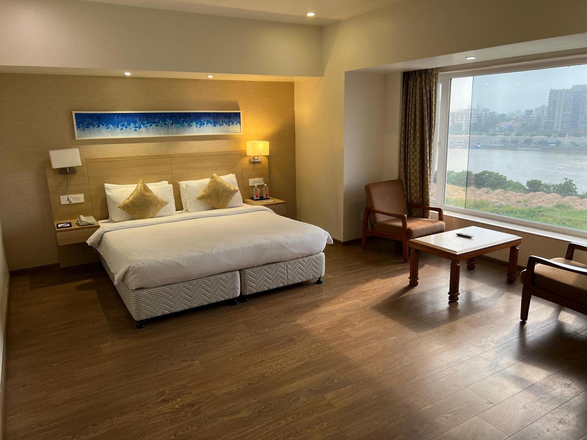 Sarovar Portico Rivera Ahmedabad Ngoại thất bức ảnh