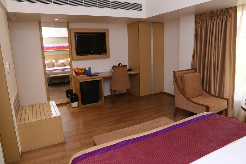 Sarovar Portico Rivera Ahmedabad Ngoại thất bức ảnh